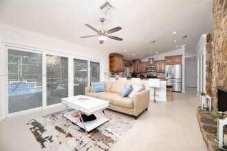 8411 NW 20th Pl in Coral Springs, FL - Foto de edificio - Building Photo