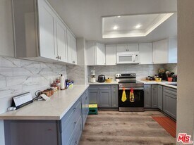 601 S Van Ness Ave in Los Angeles, CA - Building Photo