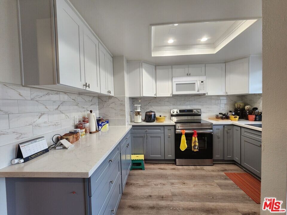 601 S Van Ness Ave in Los Angeles, CA - Building Photo