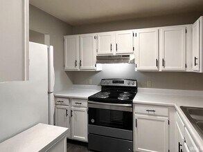 3433 S Burks Ct in Bloomington, IN - Building Photo - Building Photo