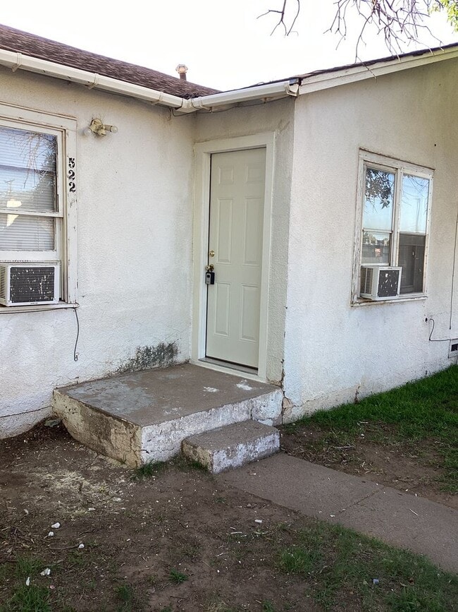 property at 522 S Ave E