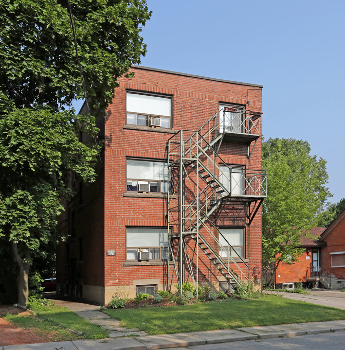 328 Hess St S in Hamilton, ON - Building Photo