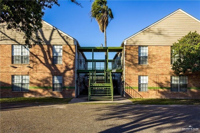 1006 W Kelly Ave-Unit -H in Pharr, TX - Building Photo - Building Photo