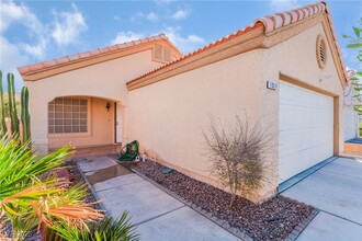 1317 Goldenglow Rd in Las Vegas, NV - Building Photo - Building Photo