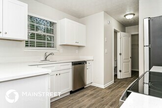 4392 Chester Ln in Ellenwood, GA - Building Photo - Building Photo