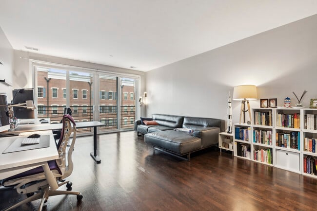 600 S 24th St, Unit 306 in Philadelphia, PA - Foto de edificio - Building Photo