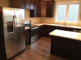 1206 S Roberto Rd in Mahomet, IL - Building Photo