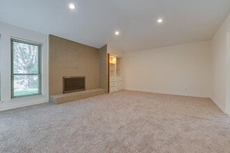2000 Geneva Dr in Richardson, TX - Building Photo - Building Photo