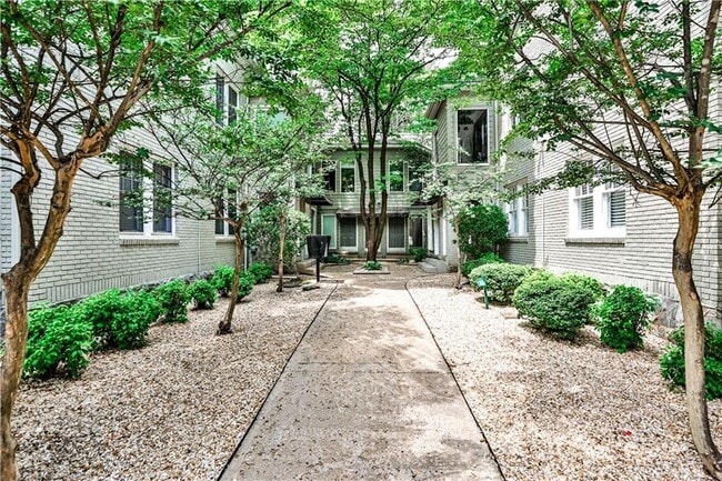 864 Charles Allen Dr NE in Atlanta, GA - Building Photo - Building Photo
