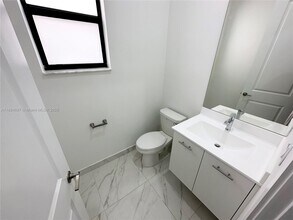 4577 SW 173rd Ave in Miramar, FL - Foto de edificio - Building Photo