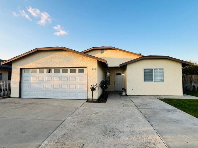 property at 211 W 13th Ave