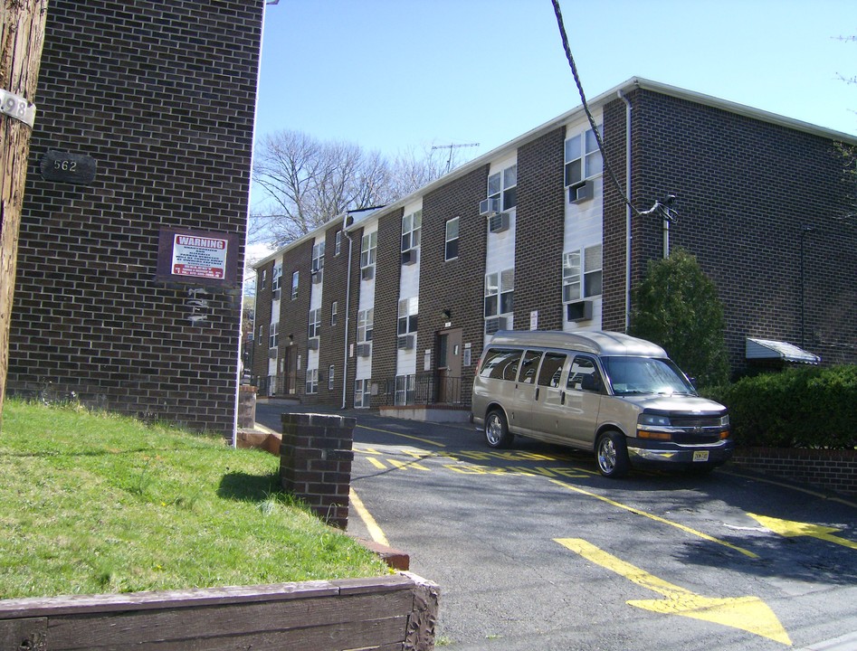 Cove Gardens in Orange, NJ - Building Photo