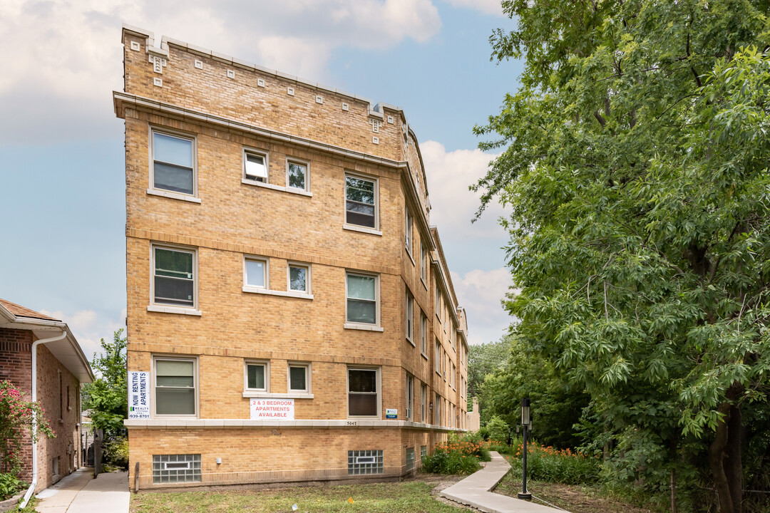 5047-49 N. Central Park in Chicago, IL - Building Photo