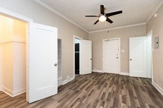 Cherokee Villas in Hollywood, CA - Foto de edificio - Building Photo