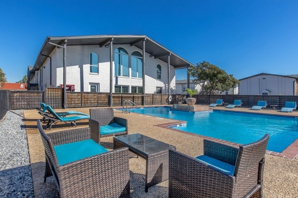 Sierra Heights Apartments in Irving, TX - Building Photo - Building Photo