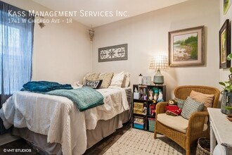 1741 W Chicago Ave in Chicago, IL - Building Photo - Building Photo