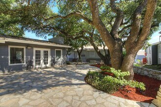 Windbury Apartments in San Antonio, TX - Foto de edificio - Building Photo