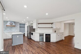 1291 Mason Mill Ct in Herndon, VA - Building Photo - Building Photo