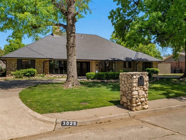 property at 3025 Pine Ridge Rd