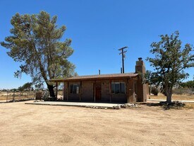 22880 Viento Rd in Apple Valley, CA - Building Photo
