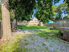 139 Pine Neck Ave in East Patchogue, NY - Building Photo - Building Photo