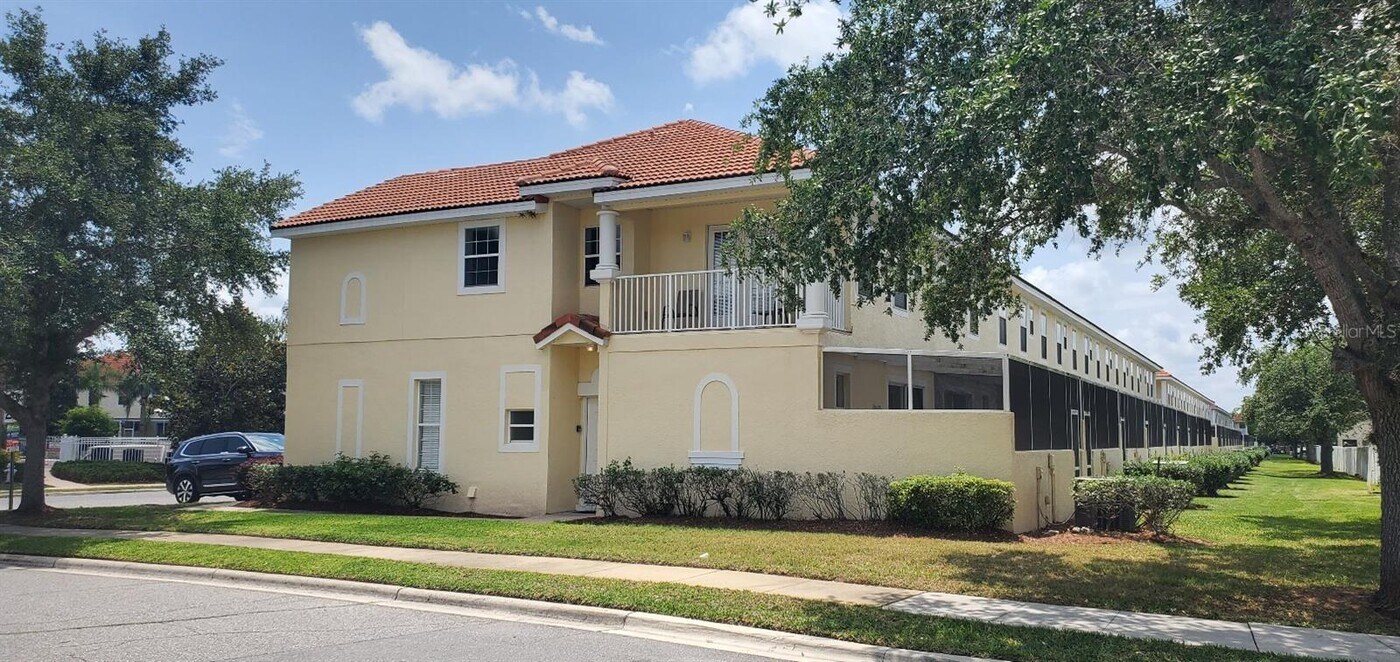 1100 S Beach Cir in Kissimmee, FL - Building Photo