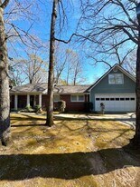 1380 Chestnut Hill Rd in Athens, GA - Building Photo