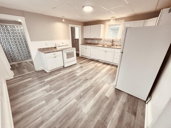 6 Grove St in Auburn, ME - Building Photo - Building Photo