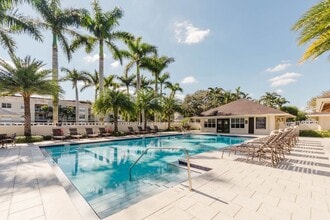 Legacy Palm Gardens in Hialeah, FL - Building Photo - Building Photo