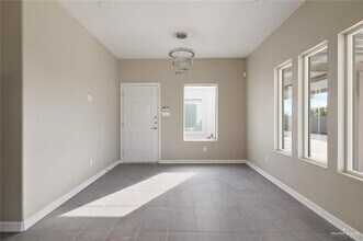 18 Frio Ave in McAllen, TX - Building Photo - Building Photo