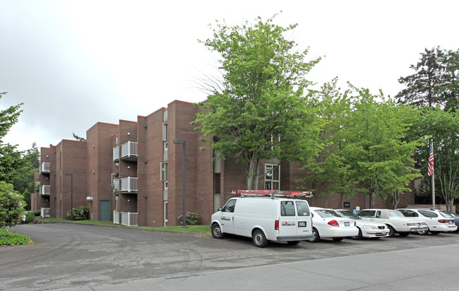 Tri Court Apartments in Seattle, WA - Building Photo - Building Photo