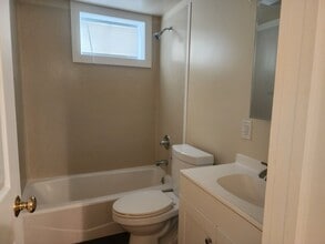 157 N Clinton St in Poughkeepsie, NY - Building Photo - Building Photo