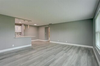 185 N High Point in Boynton Beach, FL - Building Photo - Building Photo