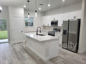 1604 W Gainsboro Ln in Citrus Springs, FL - Building Photo - Building Photo