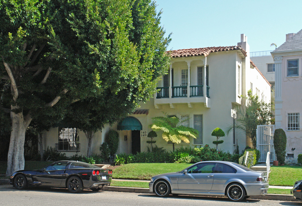 240 S Lasky Dr in Beverly Hills, CA - Foto de edificio