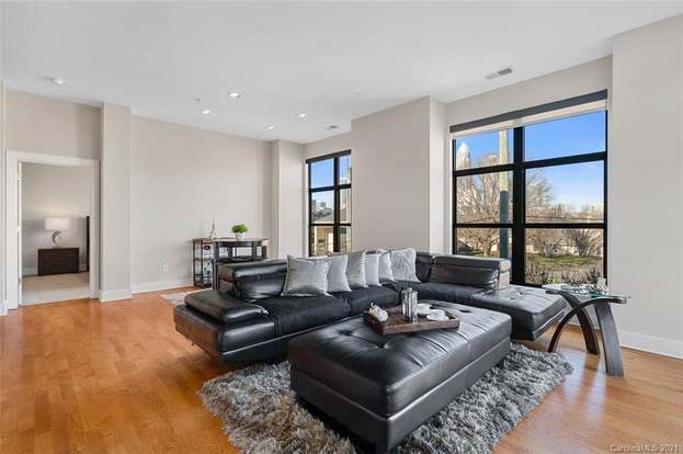 property at 912 E 8th St