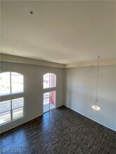 20 E Serene Ave in Las Vegas, NV - Foto de edificio - Building Photo