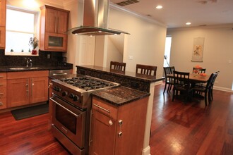 2424 N Southport Ave in Chicago, IL - Building Photo - Building Photo