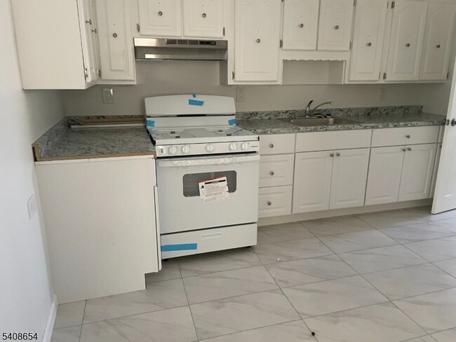 345 Sussex St in Paterson, NJ - Building Photo - Building Photo