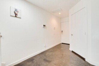 2423 Wentworth St in Houston, TX - Foto de edificio - Building Photo