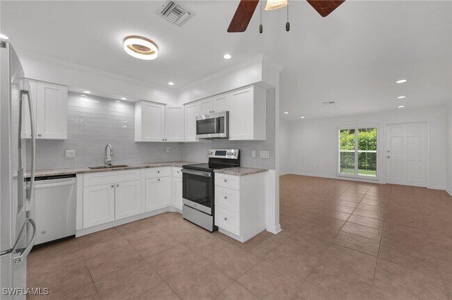 167 Crown Dr in Naples, FL - Building Photo - Building Photo