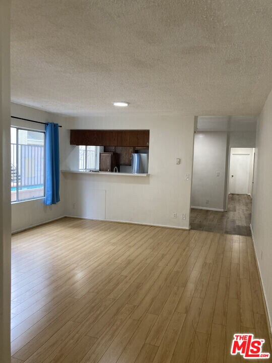 1418 S Bentley Ave in Los Angeles, CA - Building Photo