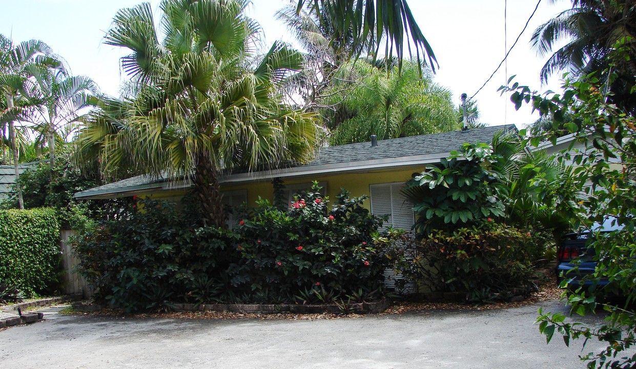 824 SW 12th Ave in Fort Lauderdale, FL - Building Photo