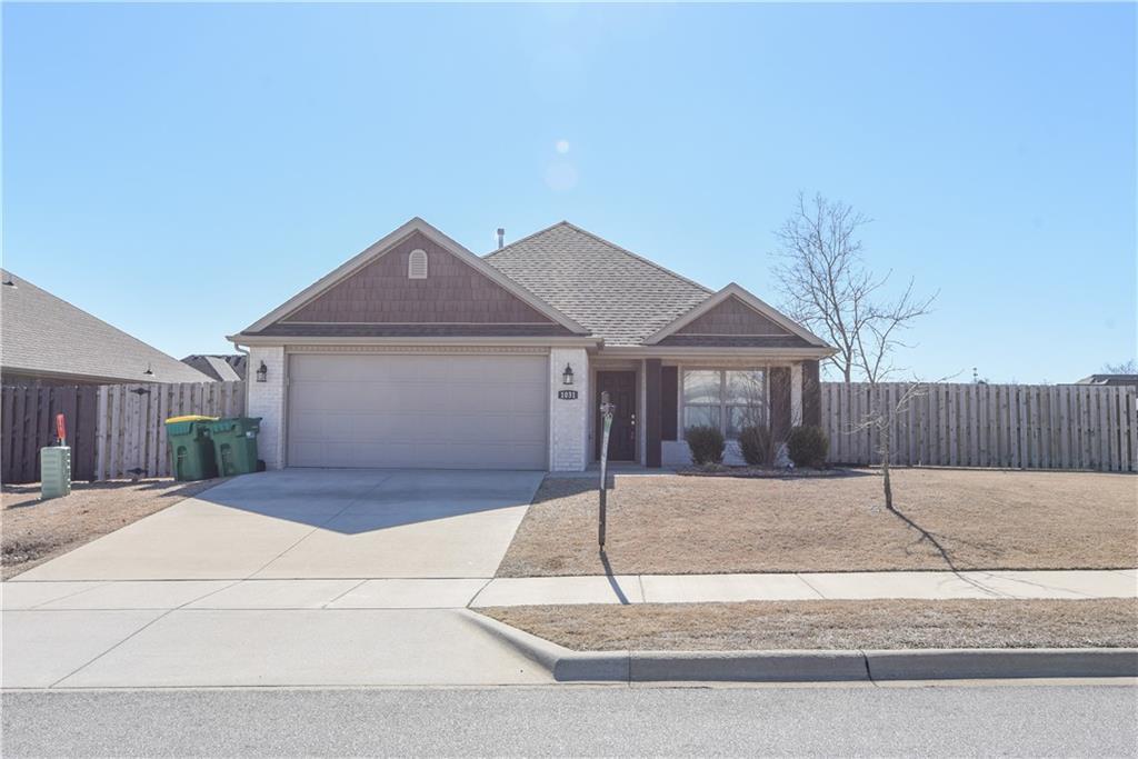 1031 Gardenia St in Centerton, AR - Building Photo