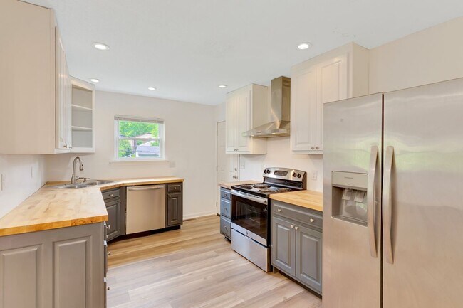 4107 Cherryton Dr in Chattanooga, TN - Foto de edificio - Building Photo