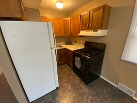 2260 Stieber Ave in Westland, MI - Building Photo