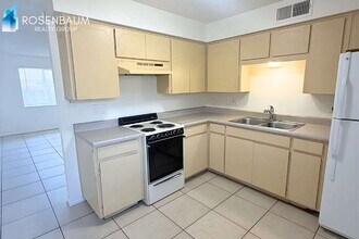 10831 N 18th Ave, Unit 3 in Phoenix, AZ - Building Photo - Building Photo