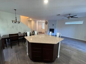 31439 Arena Dr in Castaic, CA - Foto de edificio - Building Photo