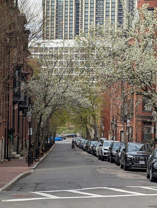 63 Hancock St in Boston, MA - Building Photo