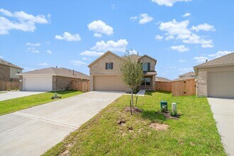 3167 Savannah Rose Dr in Angleton, TX - Building Photo - Building Photo